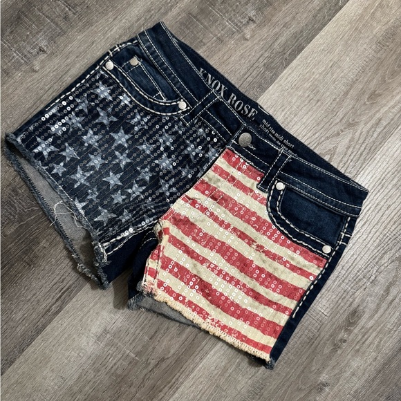 Knox Rose Pants - Knox Rose American Flag Sequin Denim Shorts - Red, White, Blue size 8 Mid Rise